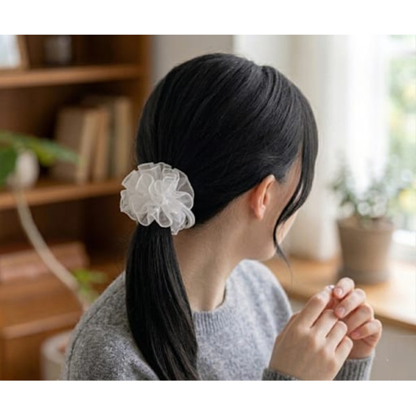 Elastic cu pampon alb