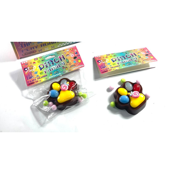 Jucarie labuta de pisica pinch family cu led