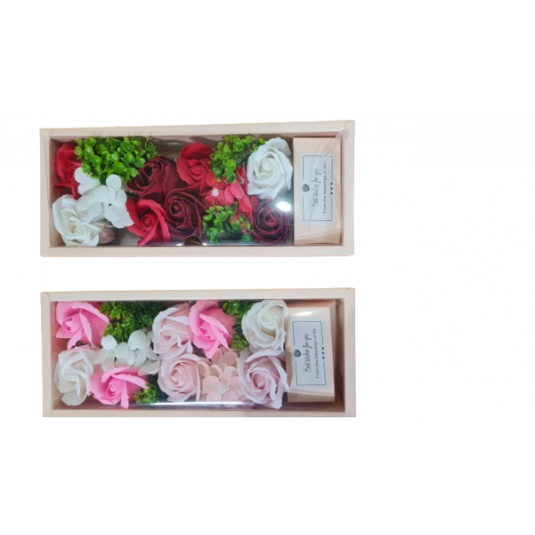 Ornament flori in cutie